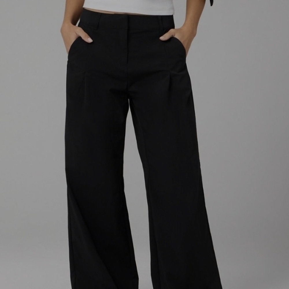 Fabletics Black Wide-Leg Trousers with Side Pockets
